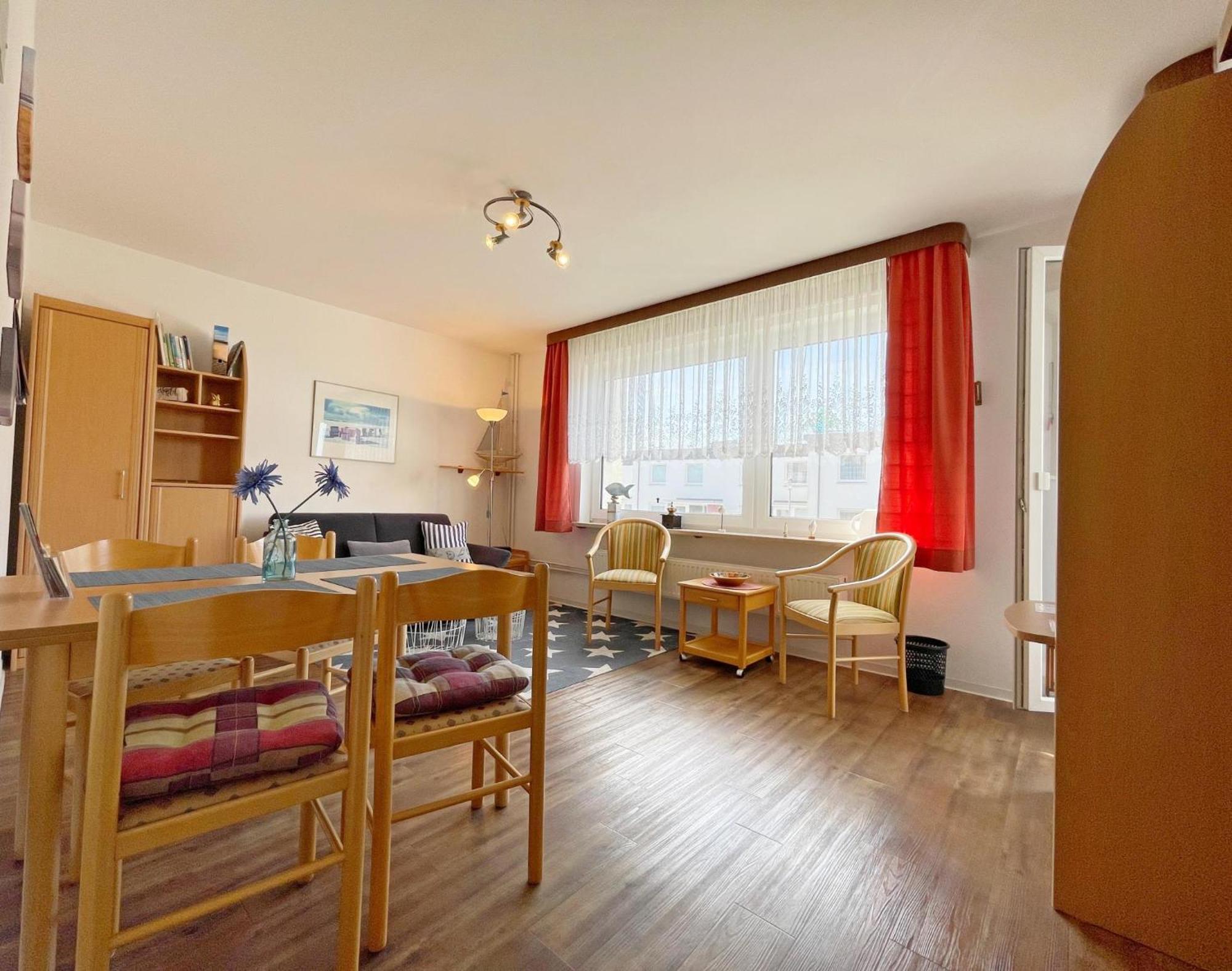 Im Ruhigen Mit Balkon Apartment